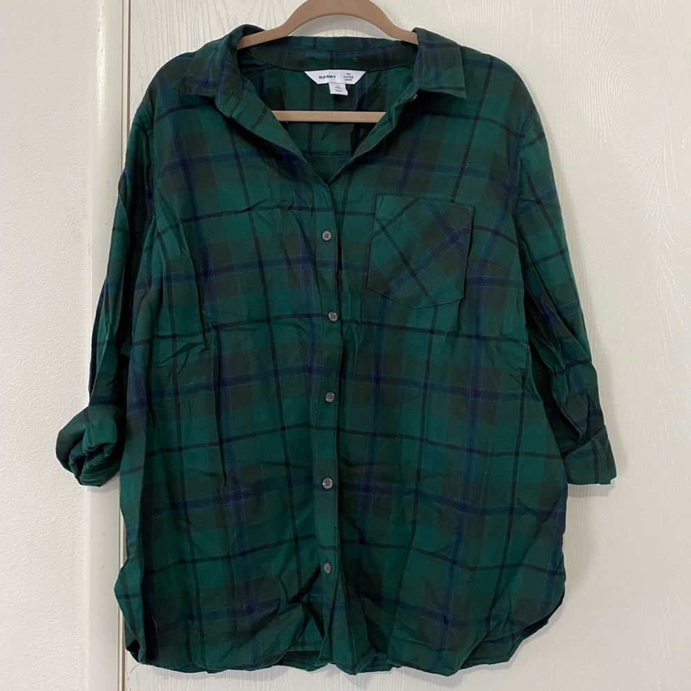 BRAND NEW FOREST GREEN PLAID BUTTON UP
